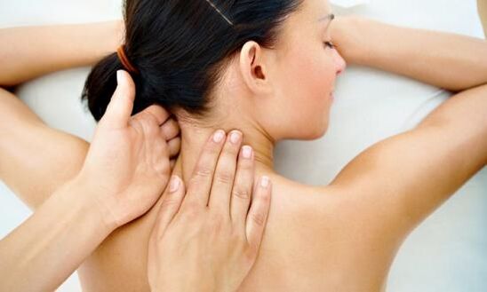 Massage van de cervicale wervelkolom voor osteochondrose